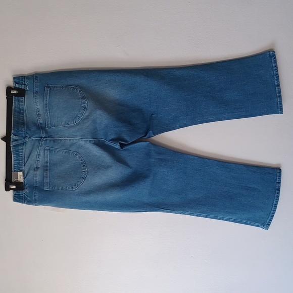 New Jeans High Rise Light Blue Denim Flare Strectchy Curvy 14W, inseam 24 inches - Picture 9 of 9